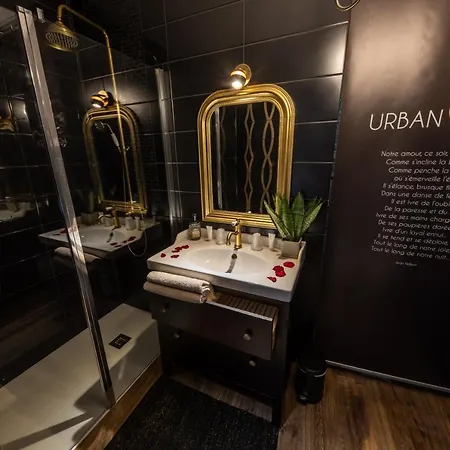 Urban Romantique Chic Apartment *